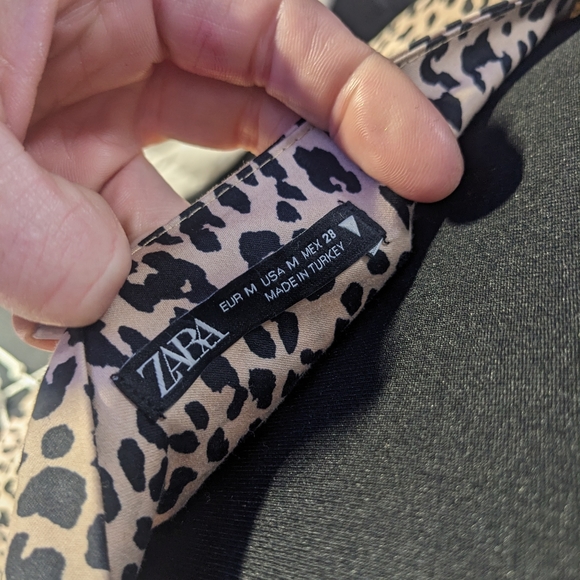 Zara puffy sleeve shirt - Picture 3 of 3